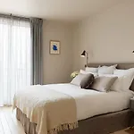 De Pourtales Aparthotel